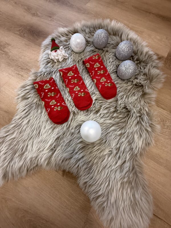 MEDENJAK nogavice rdeče